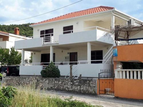 Seaside holiday house Slatine Ciovo 22643 — 4-Star Luxury Hotel in Slatine, Croatia