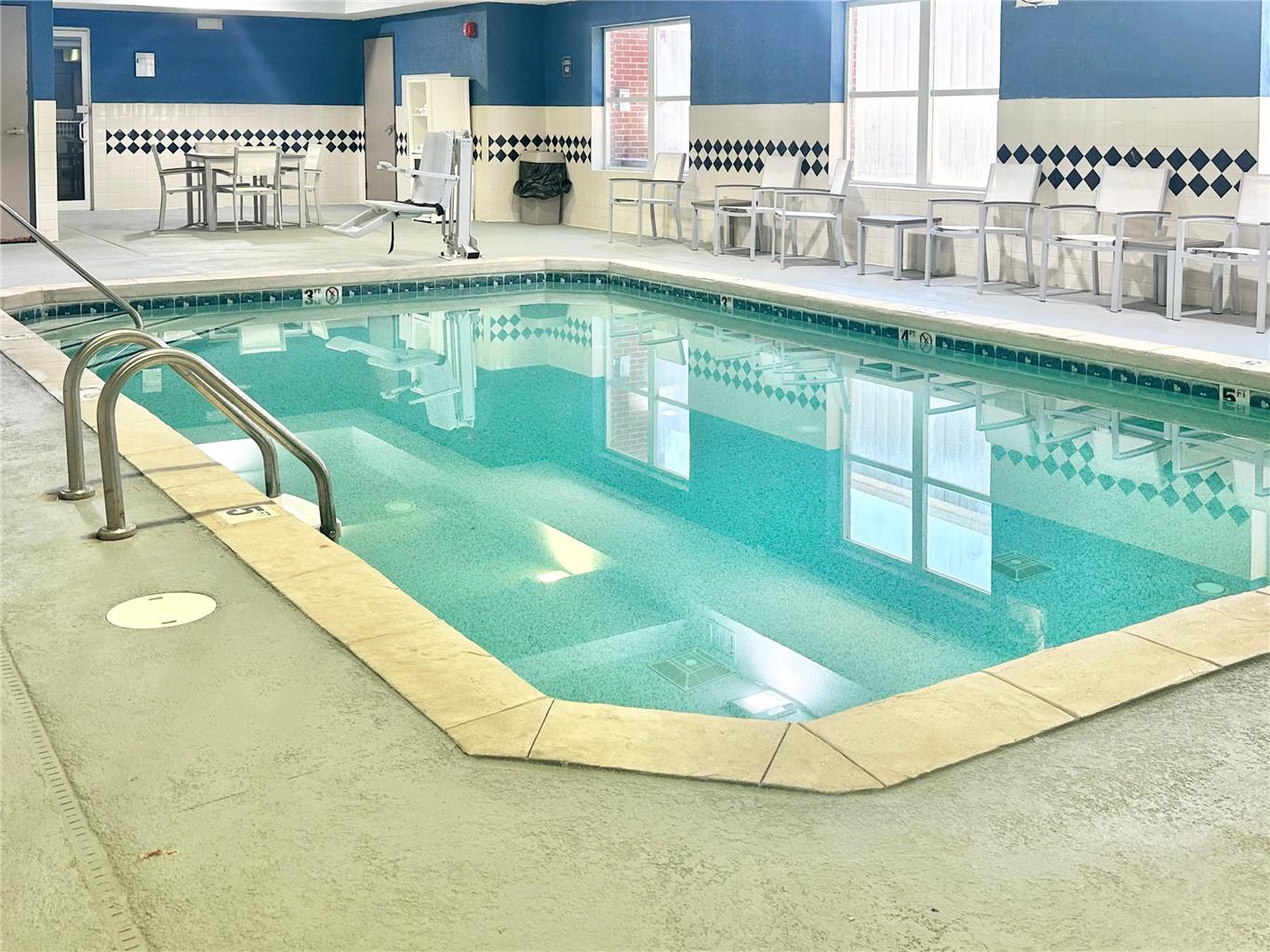 Comfort Inn & Suites Calhoun South - photo 21