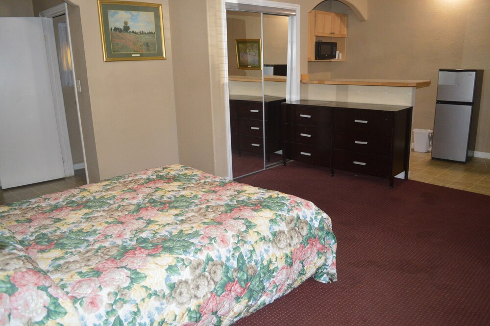 Tarpon Inn - photo 9