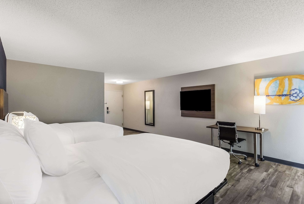 MainStay Suites Bourbonnais Kankakee - photo 9