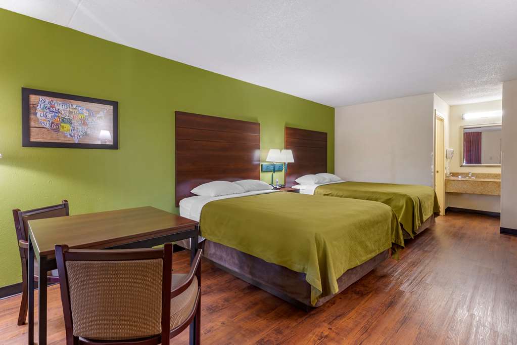 Econo Lodge Fayetteville I 95 - photo 20