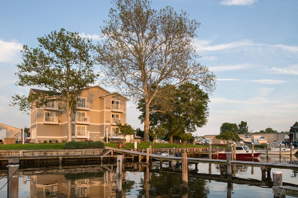 Anchored Inn at Hidden Harbour Marina - photo 33