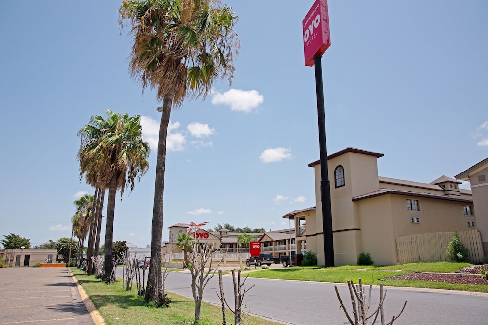 OYO Hotel McAllen Airport South - photo 72