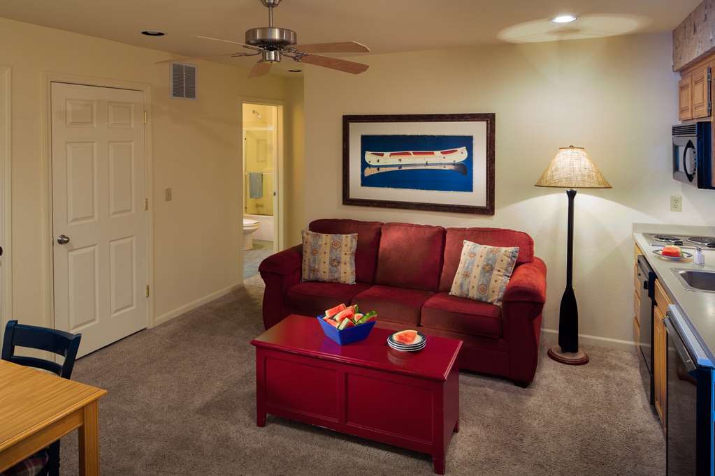 Branson Yacht Club - photo 13