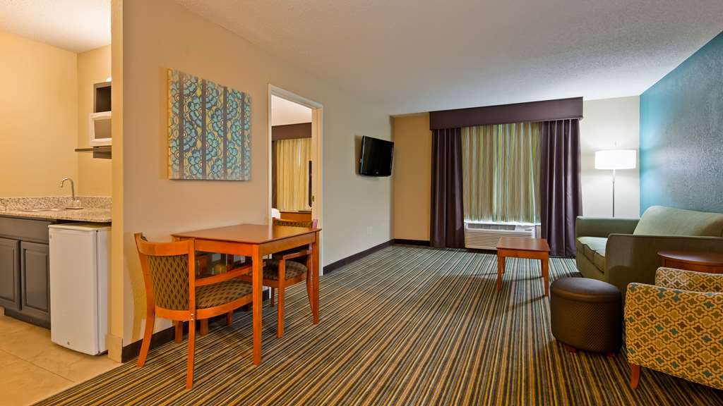 Best Western Plus Menomonie Inn & Suites - photo 10