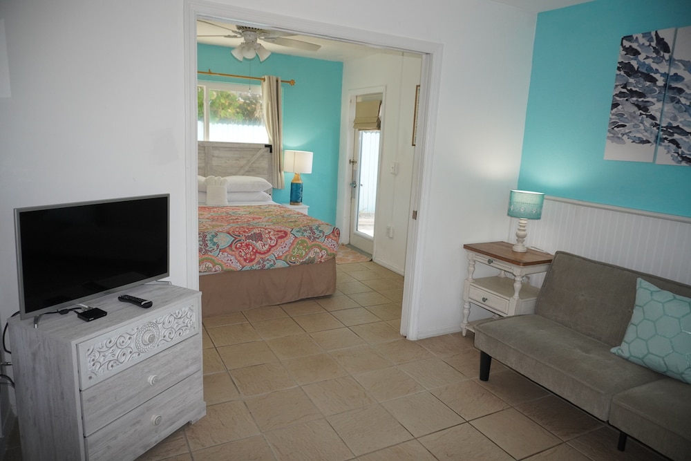 Pearl Beach Inn - photo 16