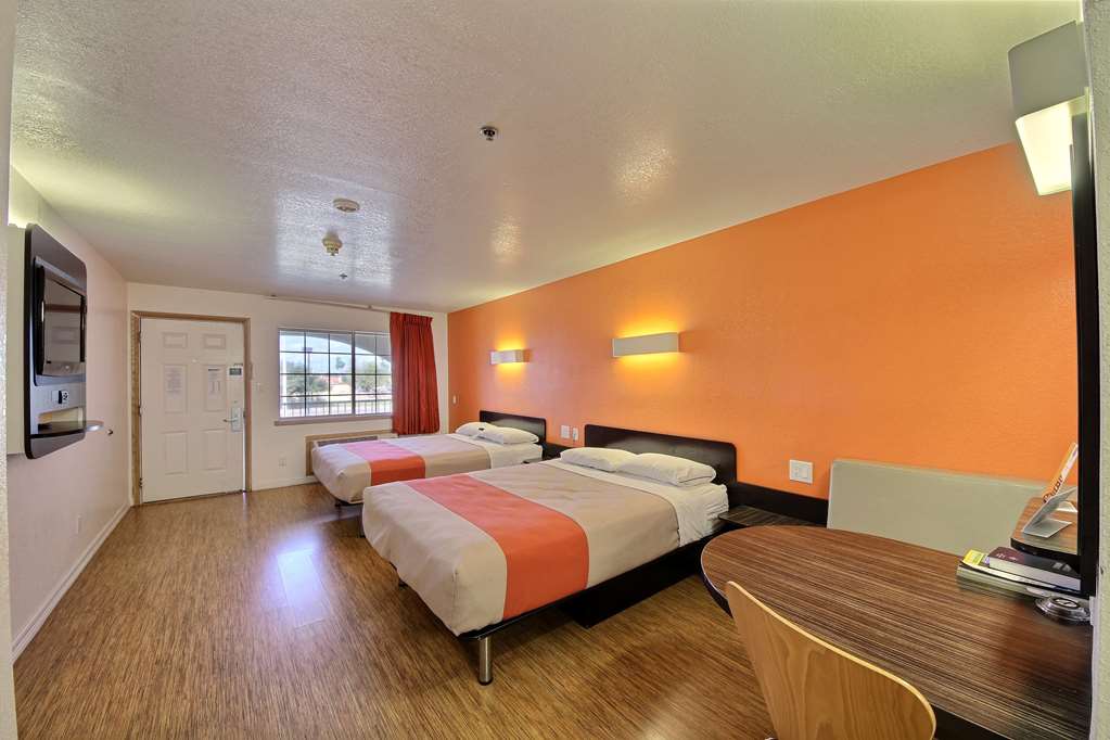 Motel 6 Edinburg TX - photo 16