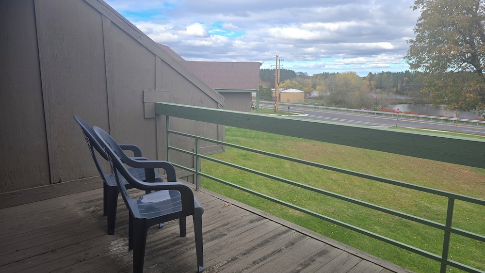 Timber Inn - photo 13