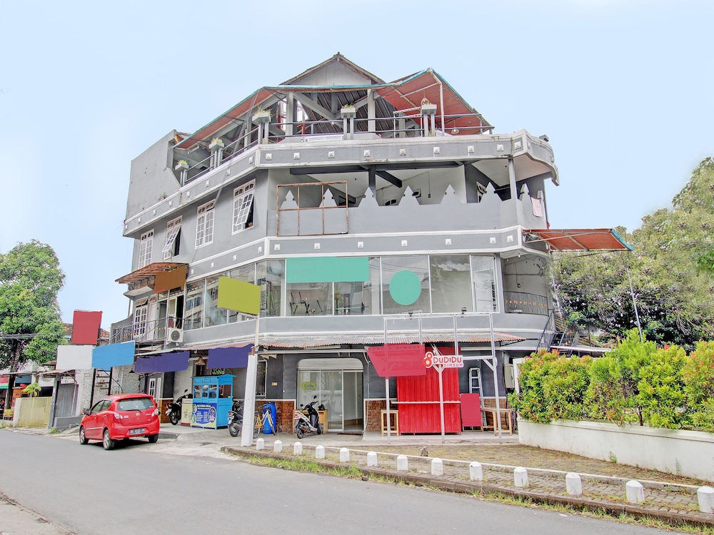OYO 92166 Nirwana Inn Syariah — hotel in Sewon