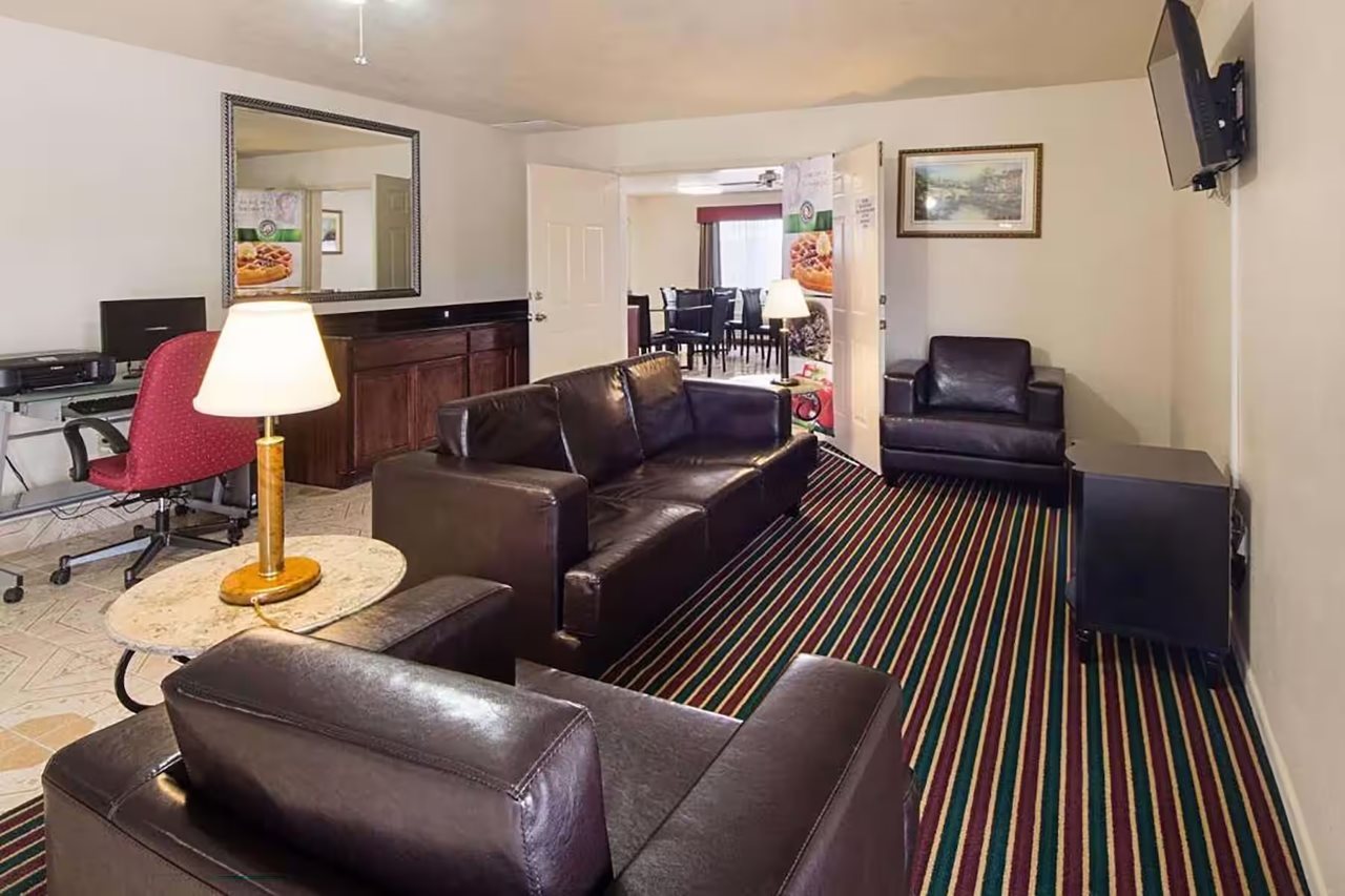 Baymont by Wyndham Del Rio - photo 12