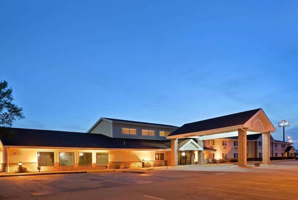 AmericInn by Wyndham West Burlington - photo 2
