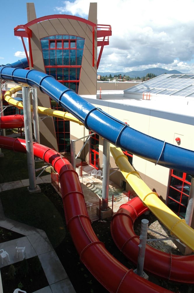 Triple Play Resort Hotel & Suites - photo 36