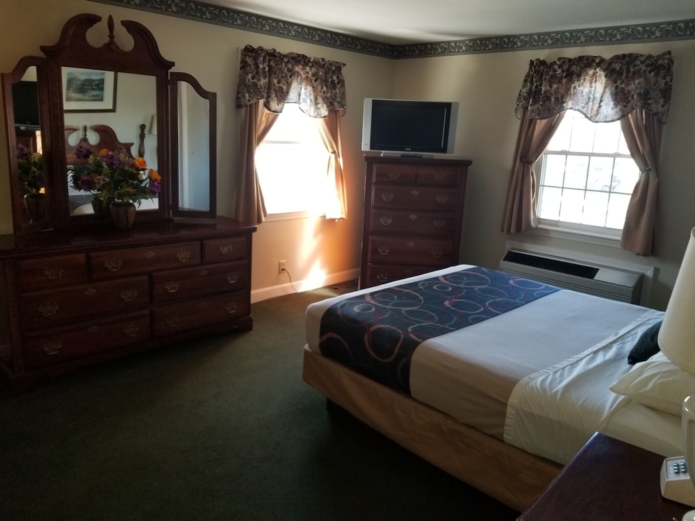 Colonial Inn Seekonk - photo 7