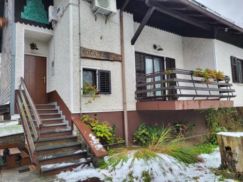 Koča sredi gozda in Kanal, Slovenia