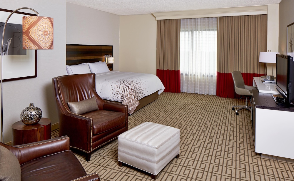 Renaissance Austin Hotel - photo 7