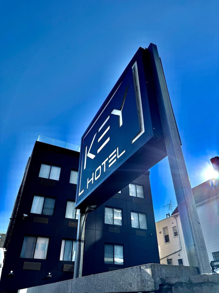 Hotel Key LaGuardia Airport - photo 56