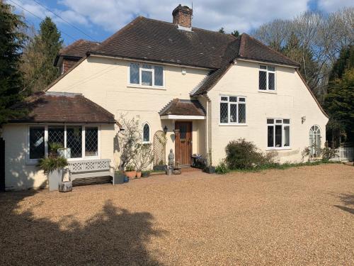 Acorn Cottage — 4-Star Luxury Hotel in Chilworth, United Kingdom