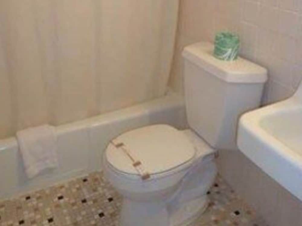 Island Breeze Motel - photo 5