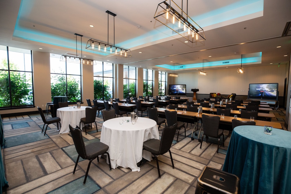 Hotel Indigo Everett Waterfront Place by IHG - photo 46