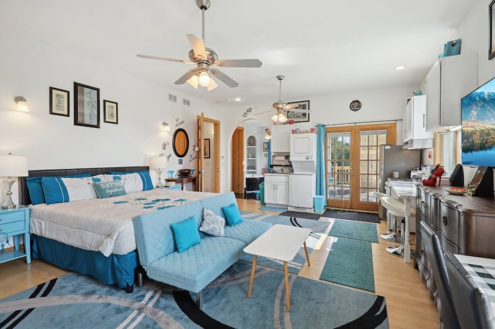 Starlight Tower Suite 1 Bedroom With Stunning Views 1 Villa by RedAwning — hotel in Fort Atkinson