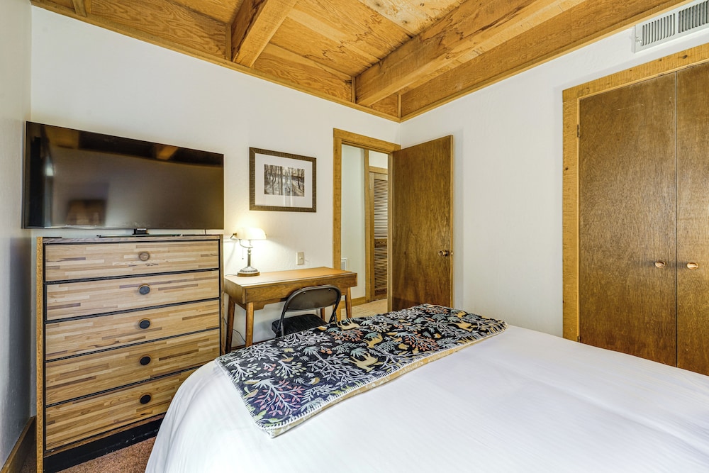 Less Than 1 Mi to North Star Resort Condo with Balcony - photo 15