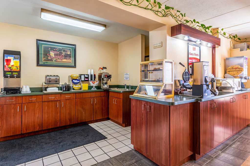 Econo Lodge Rocky Top - photo 24