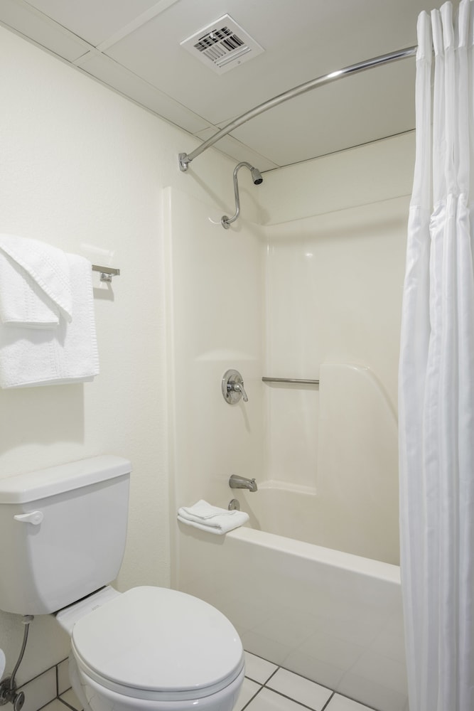 Branson's Best Motel - photo 16