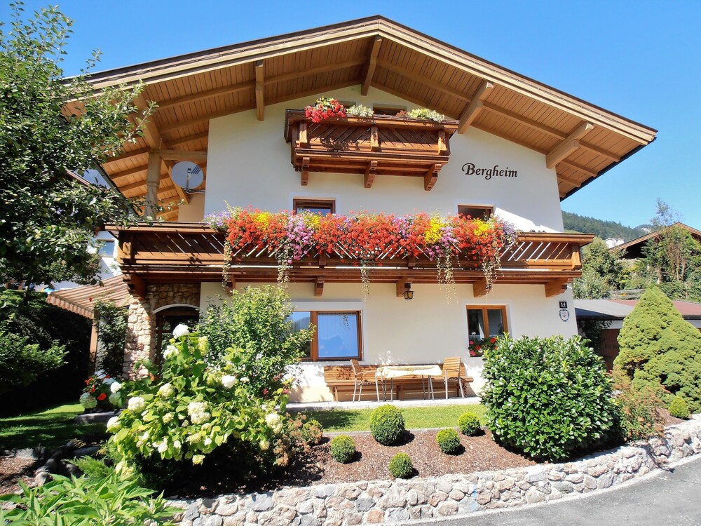 Bergheim Komfort Ferienwohnungen — 4-Star Luxury Hotel in Walchsee, Austria