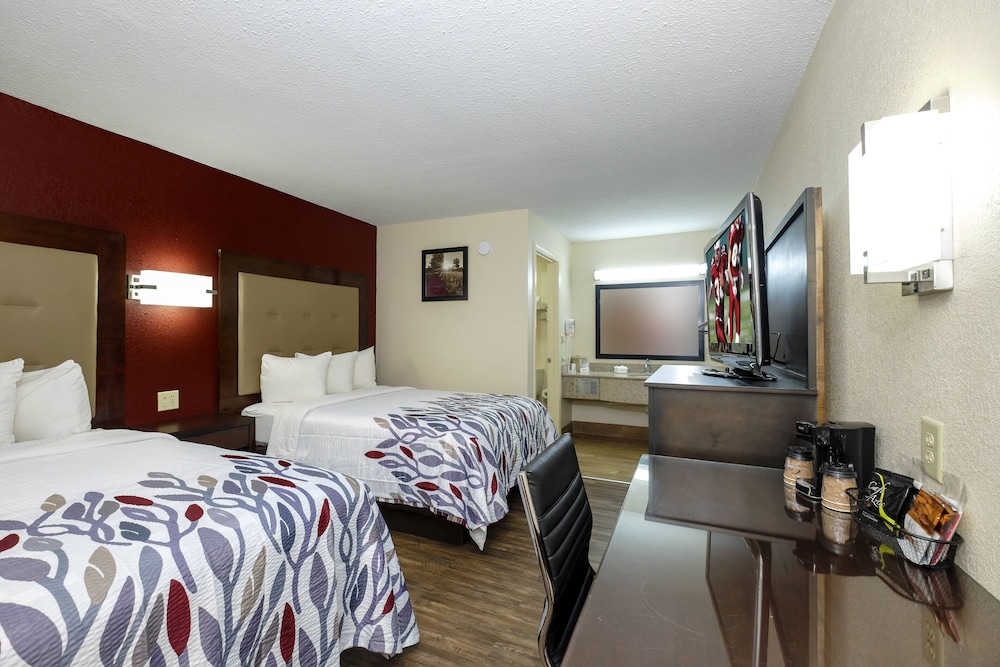 Red Roof Inn Columbus MS - photo 4