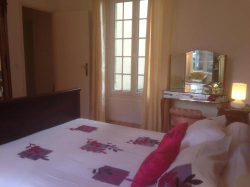 Top' Meubles Locations — hotel in Pont-Sainte-Maxence