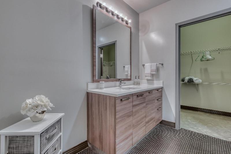 Luxury Downtown Dallas Stay by Amyfinehouse - photo 162