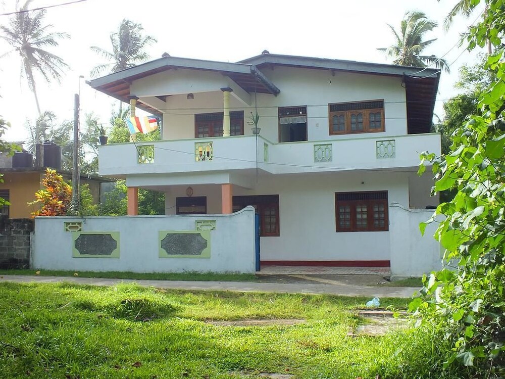 Arogya Resort — hotel in Ambalangoda