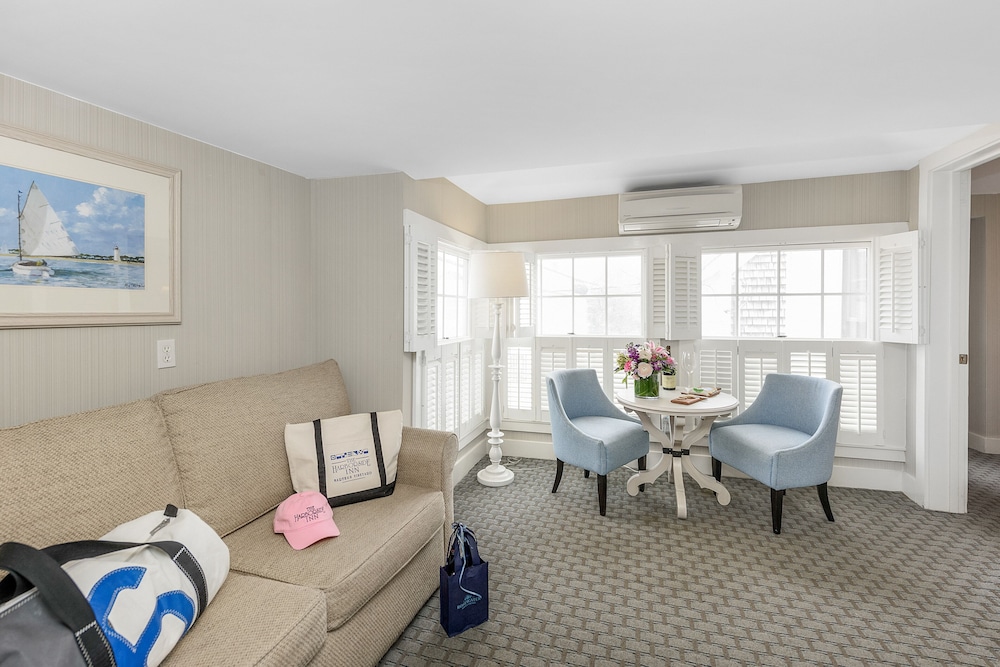 The Harborside Inn - photo 19
