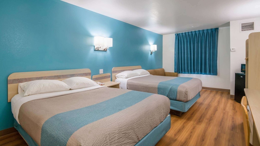 Motel 6 Roswell NM - photo 11