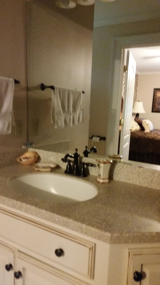 Shalom House Bed and Breakfast - photo 16