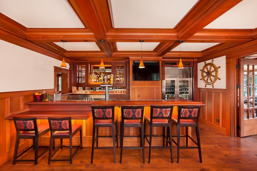 Noyo Harbor Inn Restaurant and Tavern - photo 126