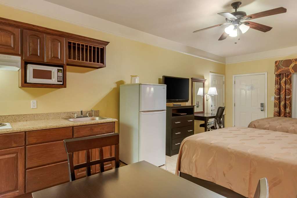 Quality Inn & Suites at The Outlets Mercedes Weslaco - photo 13