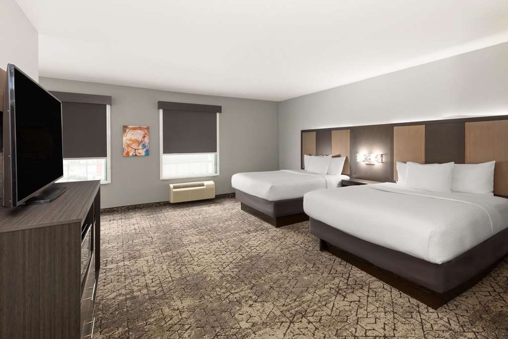 La Quinta Inn & Suites by Wyndham McAlester - photo 21