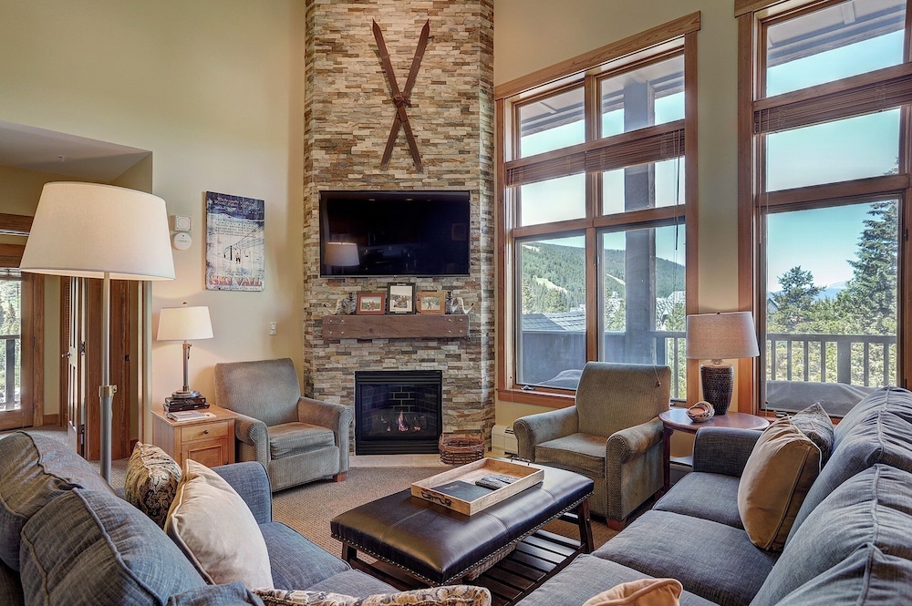 8890 The Springs by RedAwning in Keystone, United States