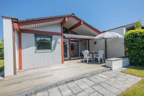 Ferienwohnpark Immenstaad Am Bodensee Satteldachhaus Typ 9 Sd 65 — Immenstaad Am Bodensee