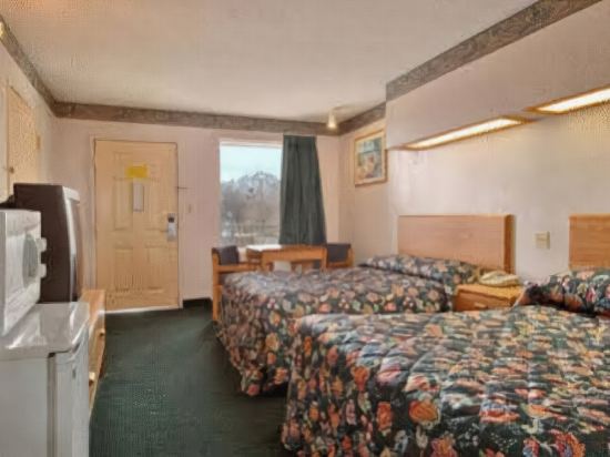 Super 10 Motel - photo 3