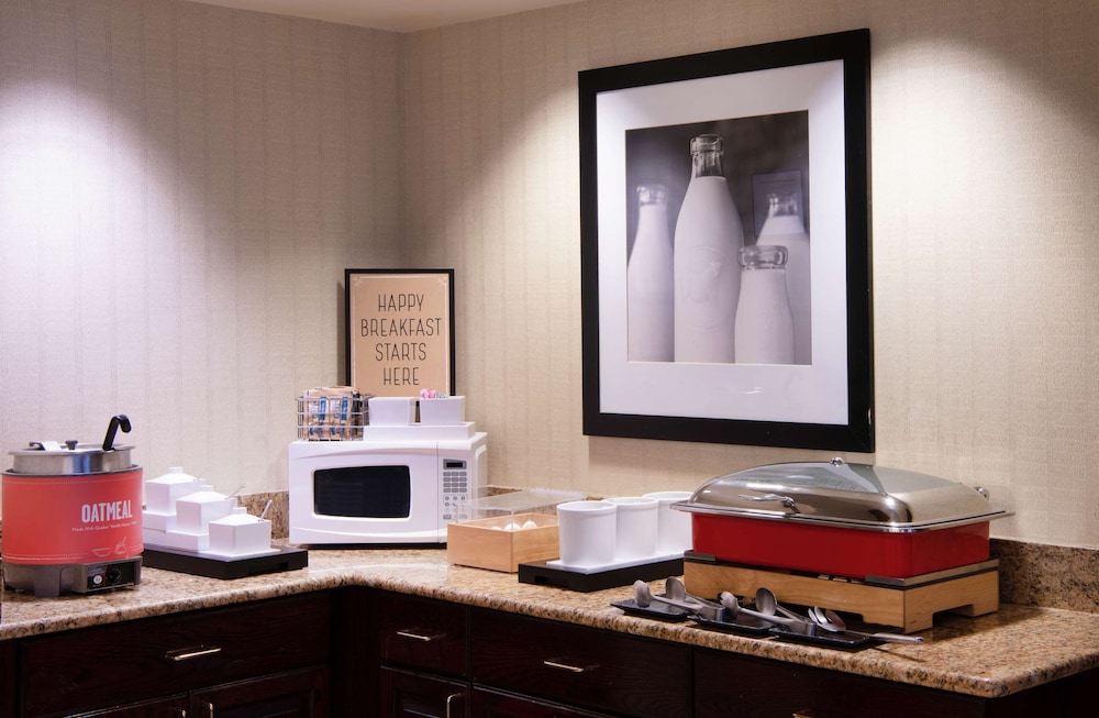 Hampton Inn Erie South - photo 36