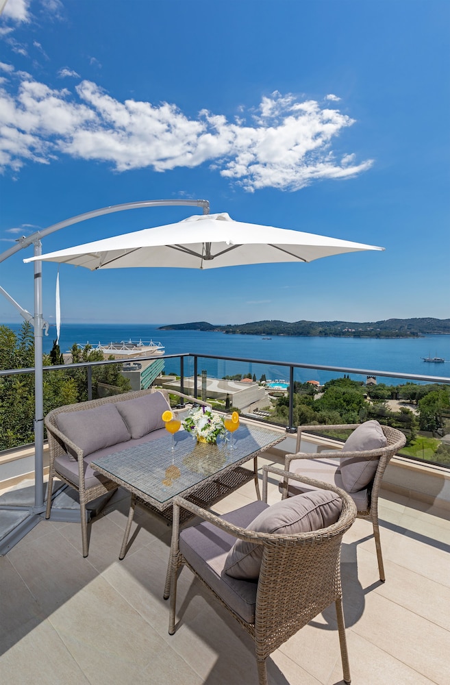 Apartmani D & J — 4-Star Luxury Hotel in Dubrovnik, Croatia