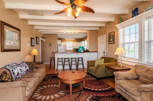 Coastal Breeze by Oak Island Accommodations - photo 34