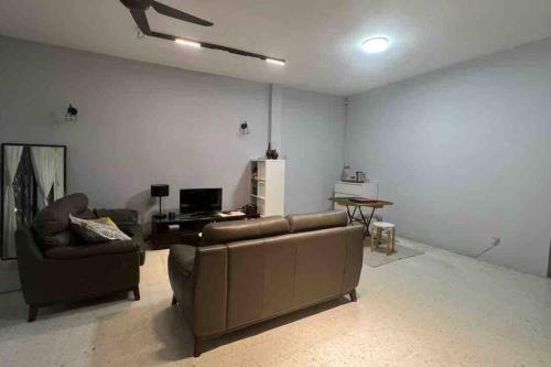 311 Nana s Homes BBQ Games Netflix 11pax — Ampang — photo 3