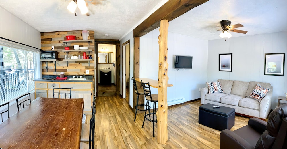 Calm Waters Cabin Resort - photo 36