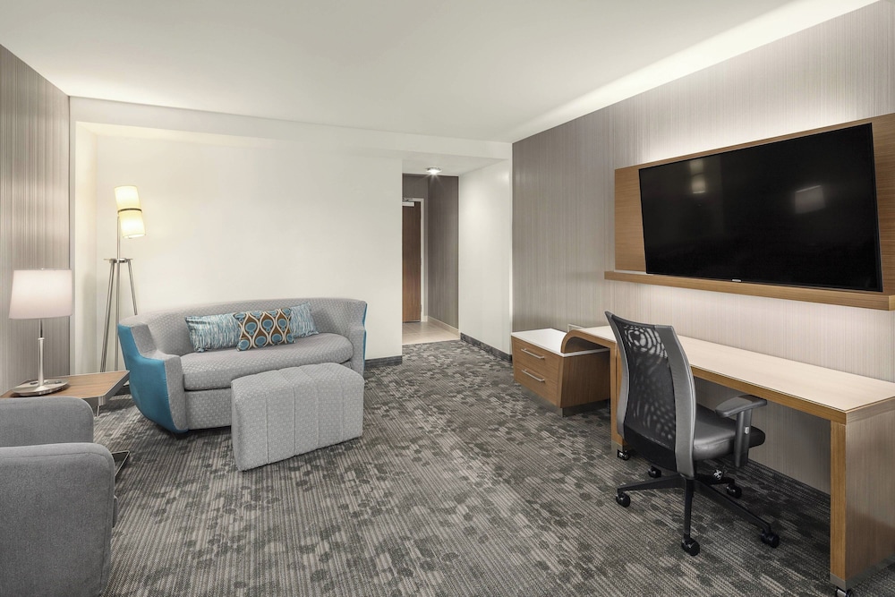 Courtyard By Marriott Seattle Northgate - photo 18