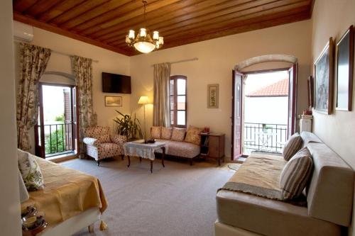 Chronis Family Villas — 4-Star Luxury Hotel in Krouson, Greece
