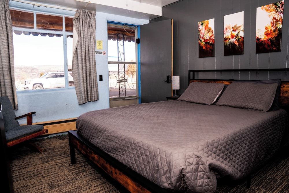 Maverick Motel and Glamp Ground - photo 14