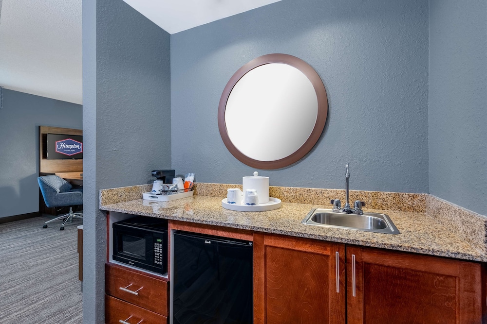 Hampton Inn & Suites Hopkinsville - photo 19
